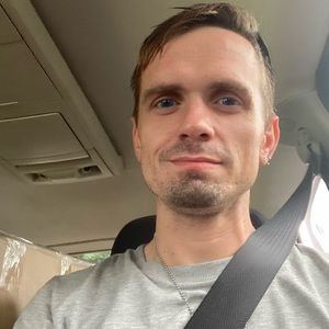 Meet your Posher, Dustin